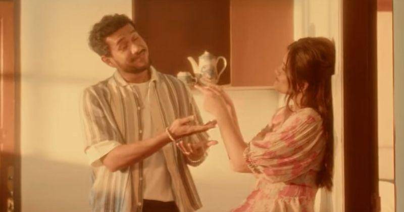 Youtube.com/RoyalEntertainmentID